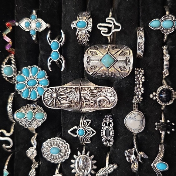 Lot of 30pcs fashion rings - Picture 3 of 3